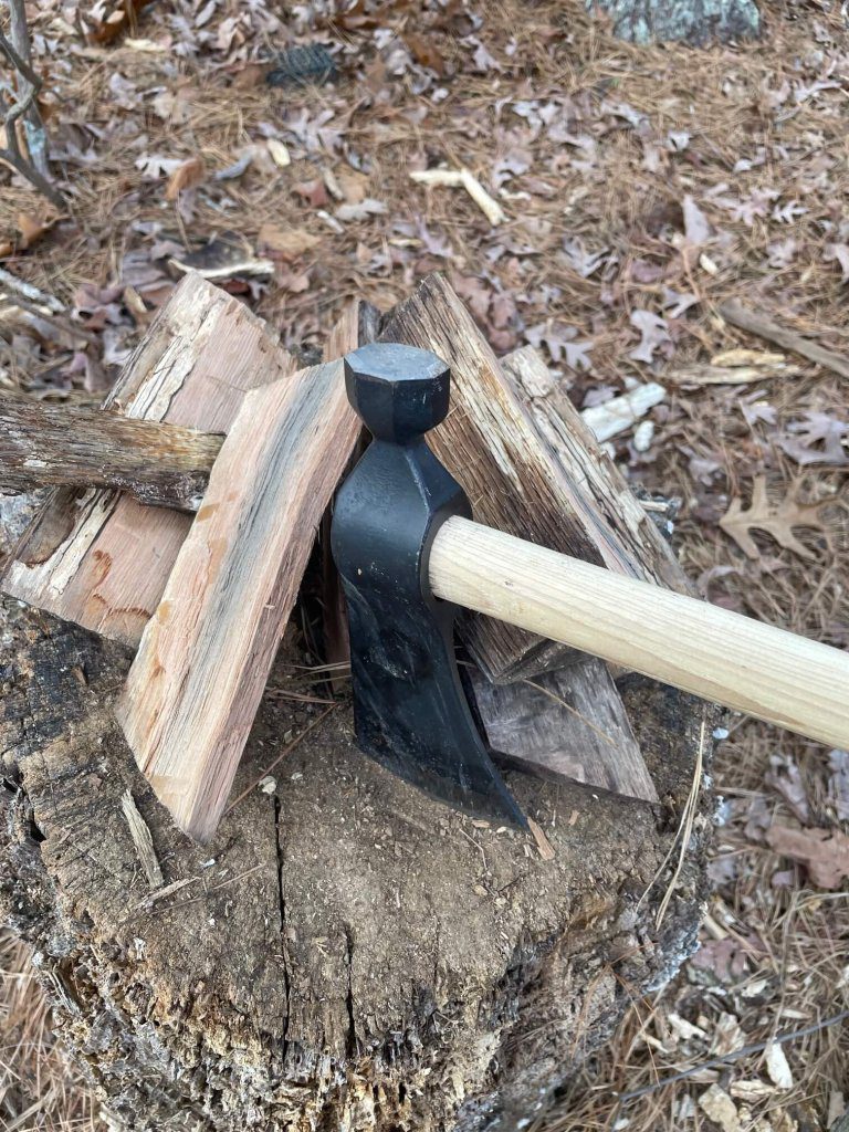 Hatchet vs. Tomahawk