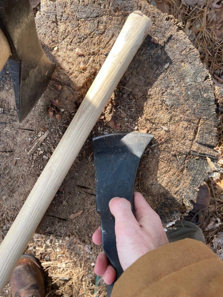 Hatchet vs. Tomahawk