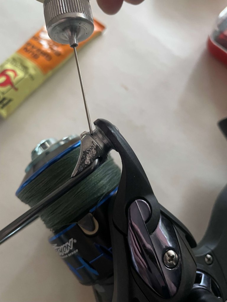 How to oil a surf reel.