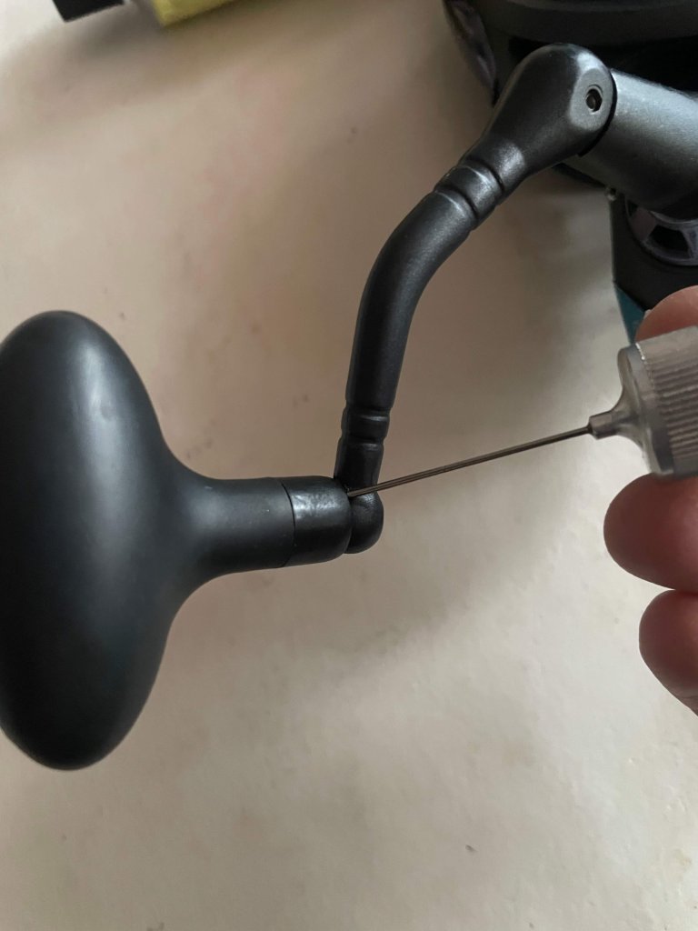 How to oil and surf reel.