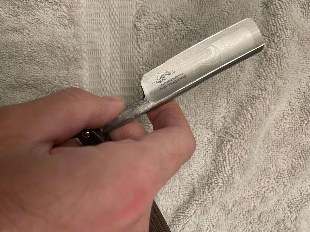 Why a Straight Razor Is Better Than a Safety Razor