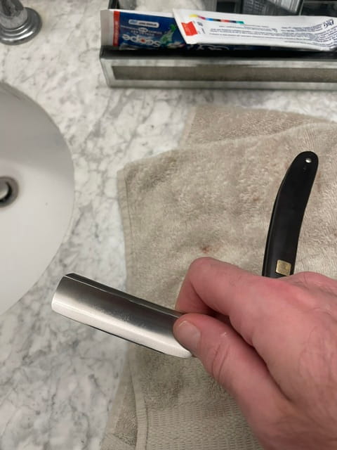 How to Hold a Straight Razor