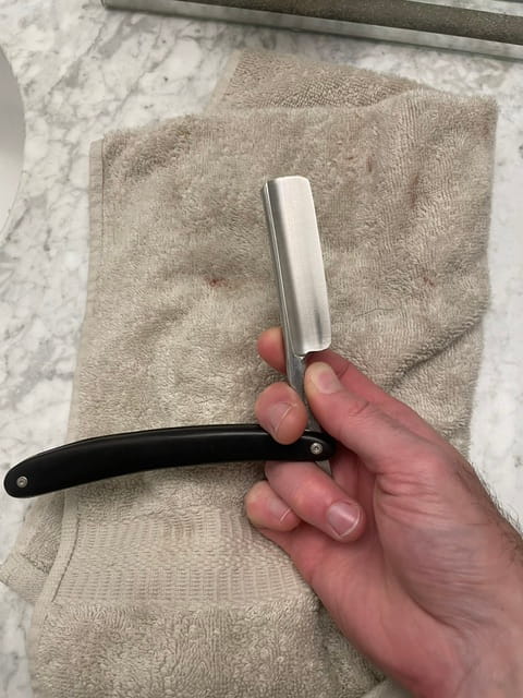 How to Hold a Straight Razor